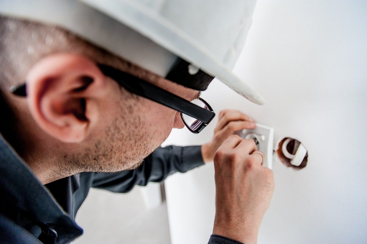 Electrician in Windsor, ON | Encore Mechanical & Building Services Inc.